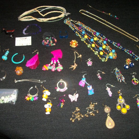 BOHO VINTAGE COLORS JEWELRY & PARTS PIECES LOT